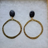 Stud earrings with brass hoop - black