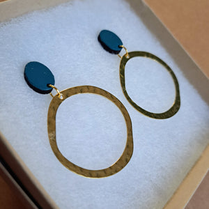 Stud earrings with brass hoop - teal